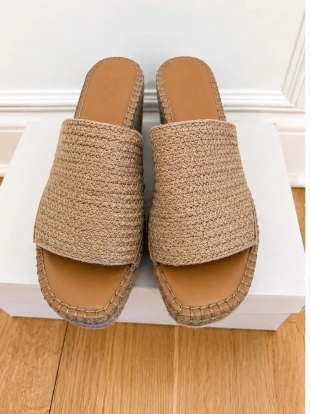 Report Claire Espadrille Wedge Sandals Size 7M
